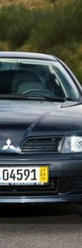 MITSUBISHI Carisma Hatchback 1.6 (90 HP) Karakteristik teknis
